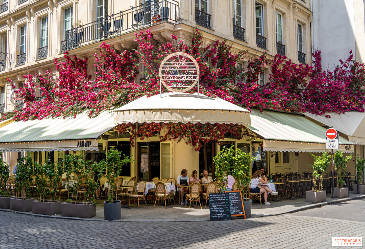 Meet & Greet with Aphrodite & Amor at a Café in Paris, Berlin, NYC